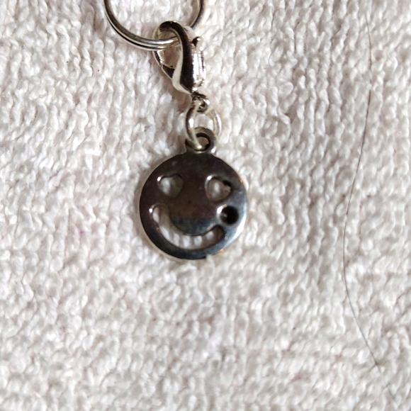 Smiley Keycharm - Picture 2 of 4